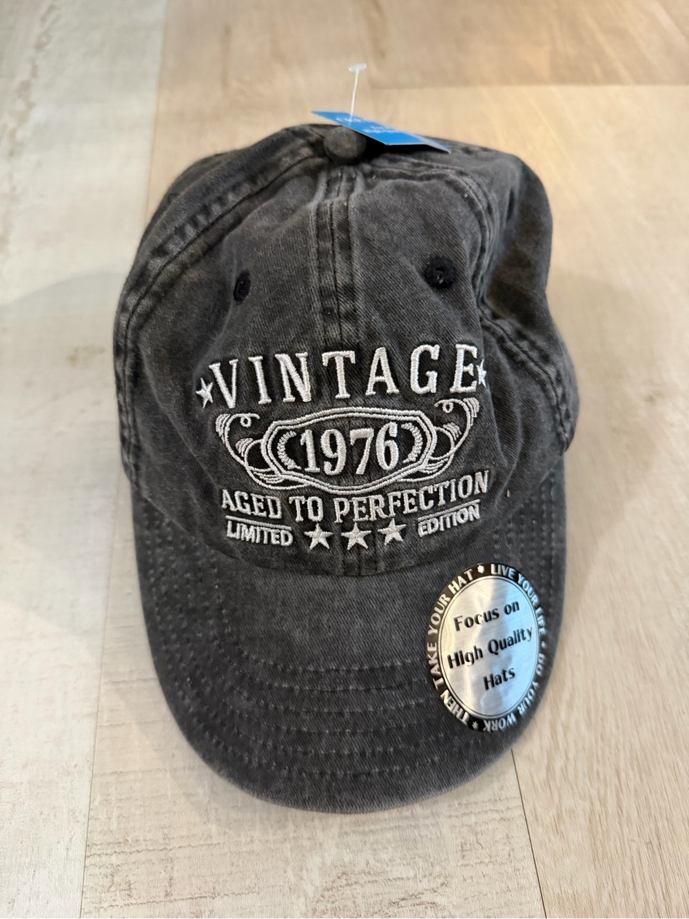 Vintage 1976 Embroidered Baseball Cap - Black
